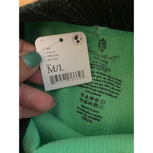 NWT Free People women's Ribbed Athletic Shorts Black Waistband & Green Body M/L - Picture 8 of 8